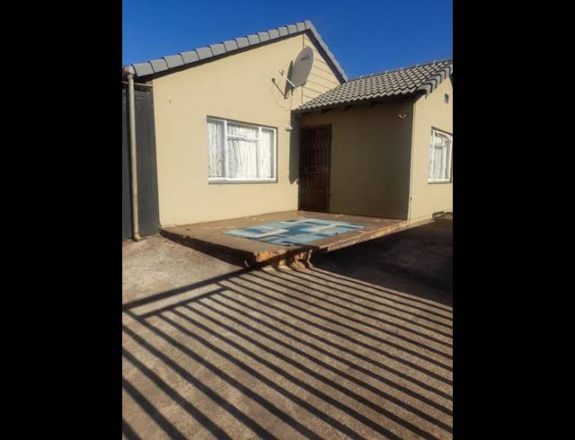3 BEDROOM HOUSE FOR SALE IN LEBOENG